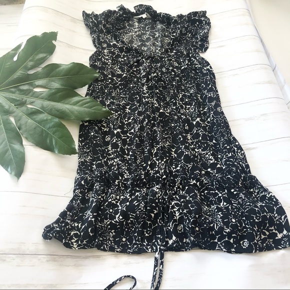 Topshop Tops - Topshop size 2 tunic black and white.